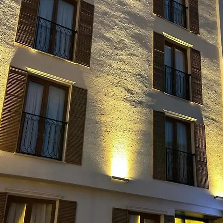 Hotel Sareban *